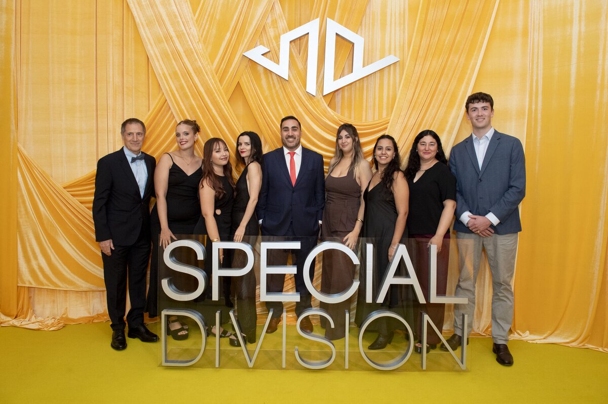 Special Division Re's team