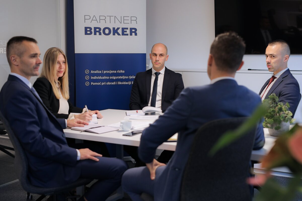 Photo of Partner Broker's team in their office